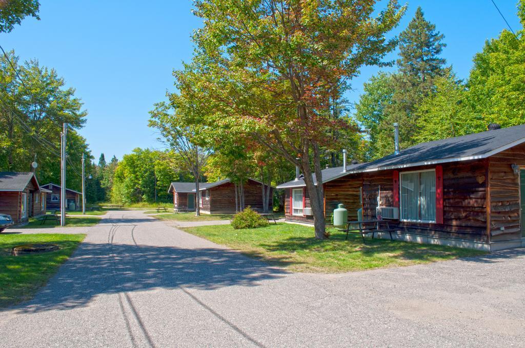 סאולט סאינטה מארי Glenview Cottages מראה חיצוני תמונה